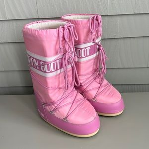 The original Moon Boot 🌸